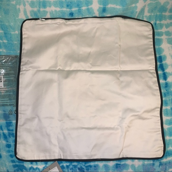 CLASSIC COLLECTION H&M HOME CONSCIOUS Natural Black Design Organic Pillow Cover - Picture 8 of 11